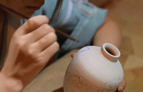 美女創(chuàng)業(yè)做跨境電商,售賣花式陶藝,產(chǎn)品供不應(yīng)求